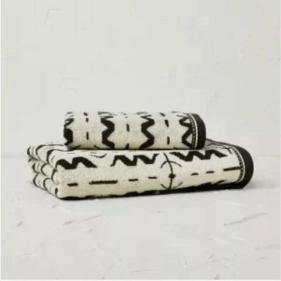 Opalhouse Vertical Thorns 1 Bath and 1 Hand Towel Set Black/White NWT - Picture 4 of 4